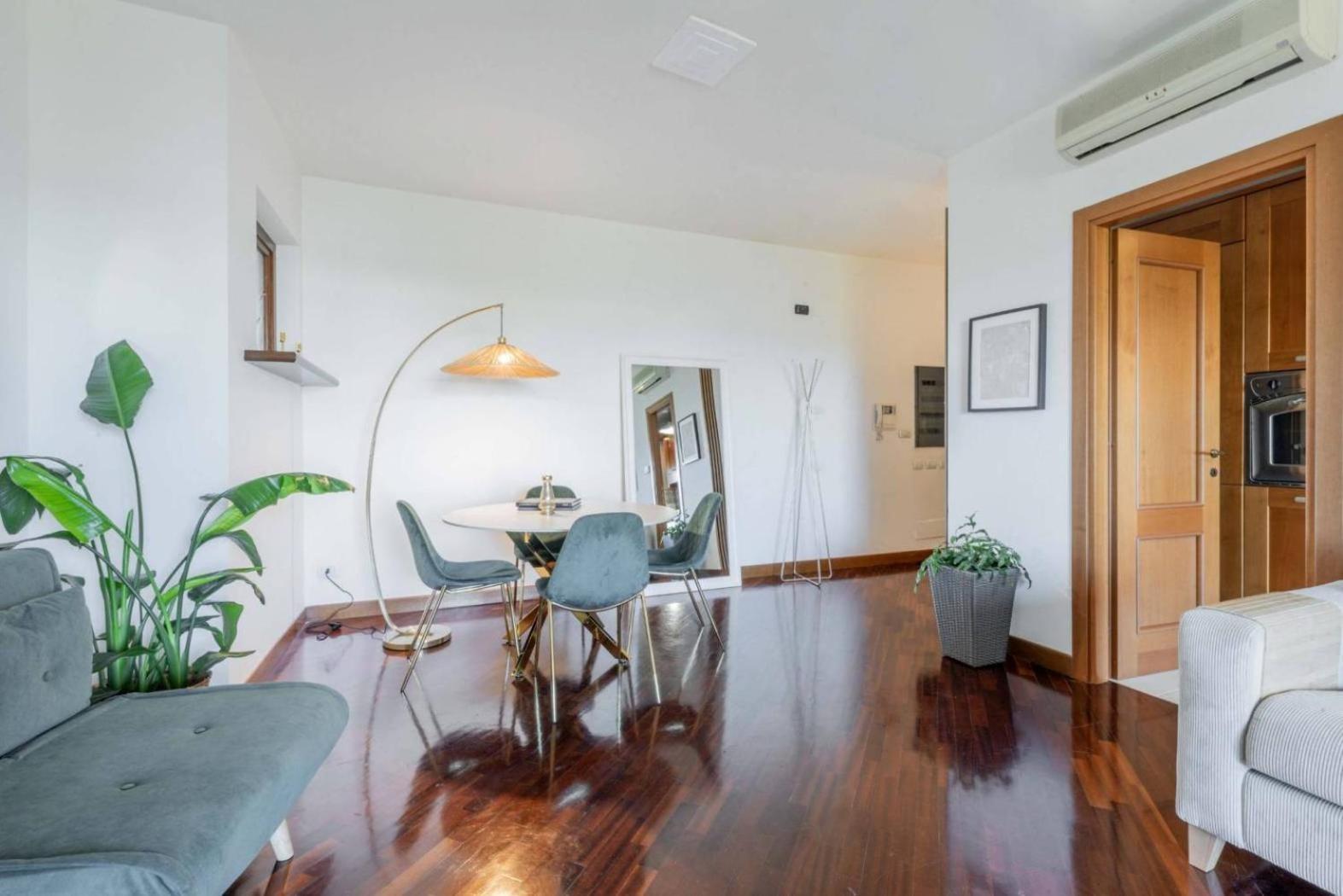 Luxury Boutique Apartment Fiumicino Bagian luar foto